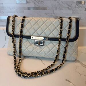 CHANEL Quilted Lambskin White Bag